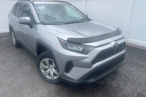 2020 Toyota RAV4 LE | Cam | USB | HtdSeats | Bluetooth | Keyless