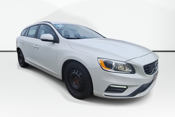 2018 Volvo V60 Dynamic | HtdSeat | USB