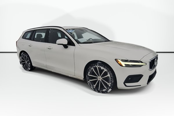 2021 Volvo V60 Momentum | Roof | Nav | Cam | USB