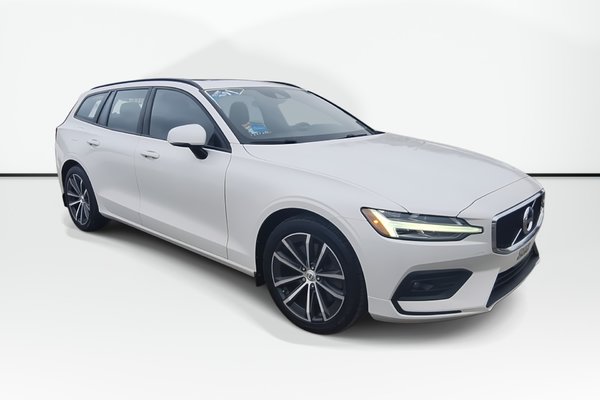 2021 Volvo V60 Momentum | Roof | Nav | Cam | USB
