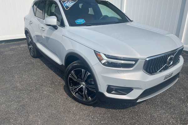 2021 Volvo XC40 T5 Inscription | Leather | Roof | Warranty to 2024