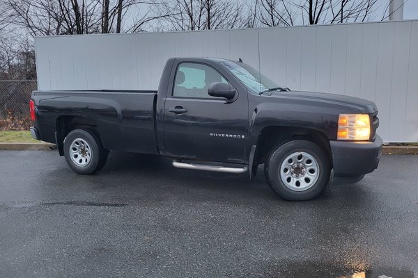 2009 Chevrolet Silverado 1500 WT | 8ftBox | V6 | Automatic | AM/FM | CD | A/C