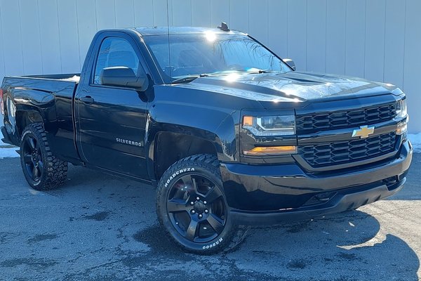 2017 Chevrolet Silverado 1500 WT | BlackOutEdition | 4WD | V8 | 20s | 6.5ftBox