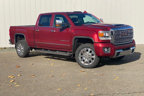 2018 GMC Sierra 2500HD Denali | DIESEL | Leather | SunRoof | Nav | Cam