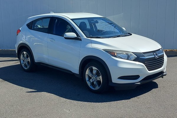 2017 Honda HR-V LX | 6-Spd | Cam | USB | HtdSeats | Bluetooth