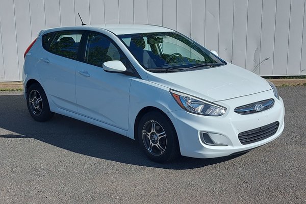 2017 Hyundai Accent GLS | HtdSeats | Roof | USB | Bluetooth | XM