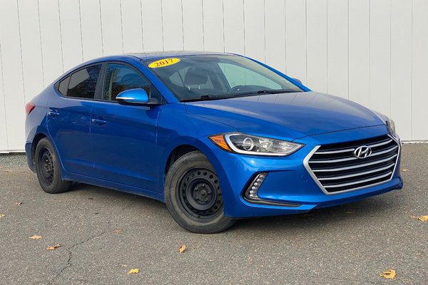 2017 Hyundai Elantra GLS | SunRoof | Cam | USB | HtdSeats | Bluetooth