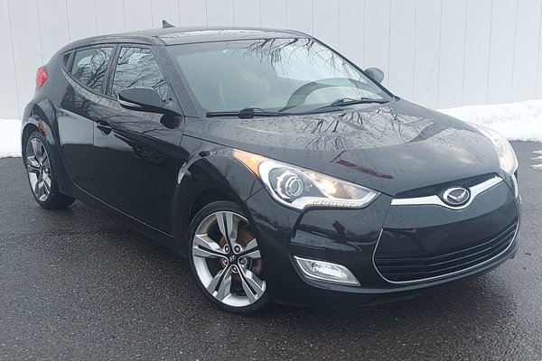2015 Hyundai Veloster w/Tech | Roof | Cam | Nav | Bluetooth | HtdSeats