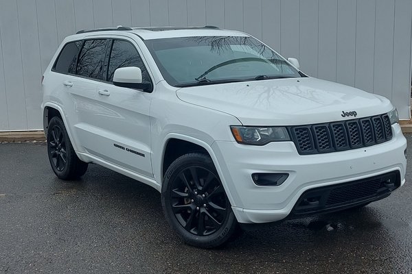 2019 Jeep Grand Cherokee Altitude | Leather | Sunroof | Cam | USB