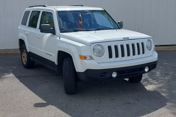 2015 Jeep Patriot North | Cruise | Roof Rails | CD | PwrWindows