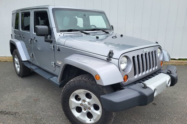 2013 Jeep Wrangler Unlimited Sahara | Leather | USB | Bluetooth | Keyless