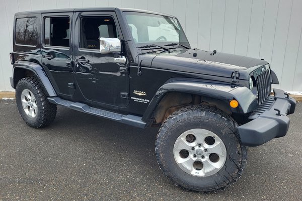 2014 Jeep Wrangler Unlimited Sahara | Leather | Cam | USB | Bluetooth | Keyless