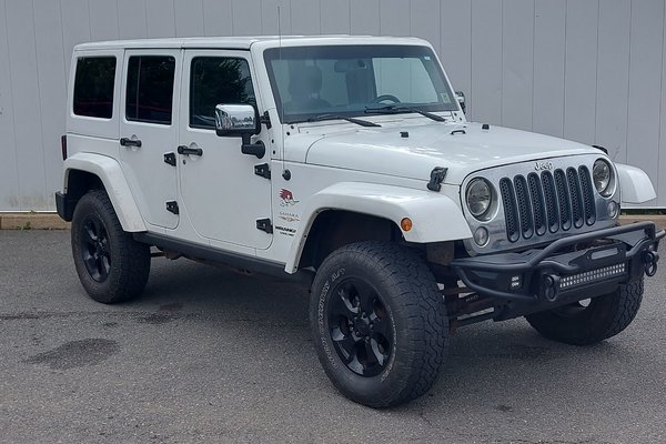 2015 Jeep Wrangler Unlimited Sahara | Cruise | PwrWindows | Tilt | Aux