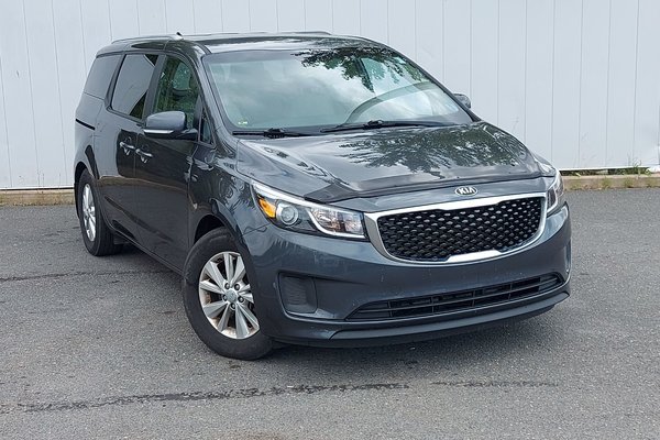 2017 Kia Sedona LX | HtdSeats | Cam | Bluetooth | Aux | USB