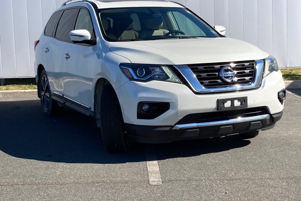 2019 Nissan Pathfinder PLATINUM | Leather | MoonRoof | 7-Pass | Cam | USB