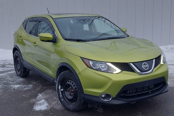 2019 Nissan Qashqai SV | HtdSeats | Roof | Bluetooth | Cam | USB | XM