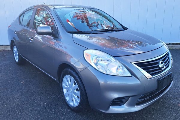 2013 Nissan Versa SV | USB | Bluetooth | Keyless | Cruise