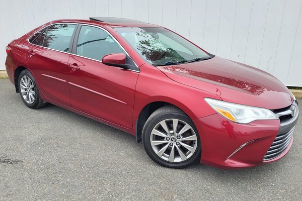 2015 Toyota Camry XLE | Leather | SunRoof | Navi | Cam | USB | XM