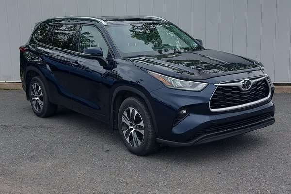 2021 Toyota Highlander XLE | Roof | Lthr | Cam | Bluetooth | Aux
