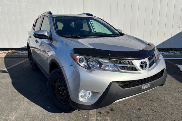 2015 Toyota RAV4 XLE | Cam | USB | HtdSeats | Cruise | Keyless