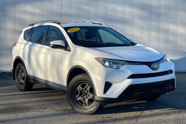 2017 Toyota RAV4 LE | Cam | USB | HtdSeats | Bluetooth | Keyless