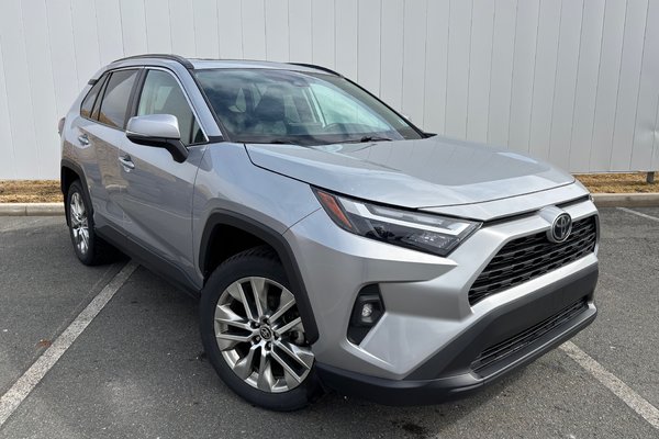 2024 Toyota RAV4 XLE | Leather | Roof | Nav | Warranty Until 2028