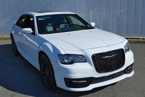 2023 Chrysler 300 S | AWD | Leather | Sunroof | Warranty to 2028