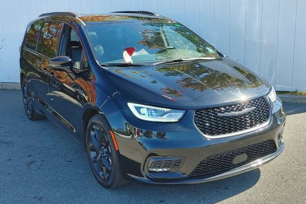 2024 Chrysler Pacifica Touring S | Lthr | Roof | Cam | Warranty to 2029