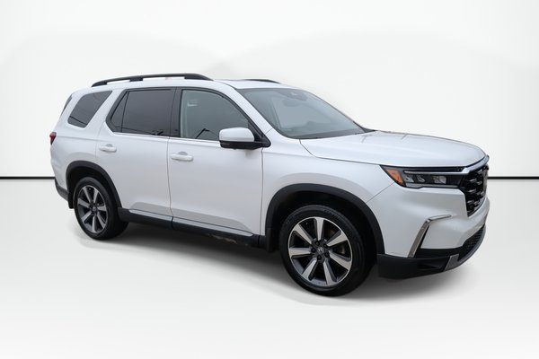2024 Honda Pilot Touring | Leather | Roof | Cam | Warranty to 2029