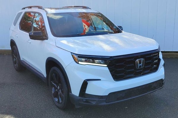 2025 Honda Pilot Black Edition | Lthr | Roof | Warranty to 2029
