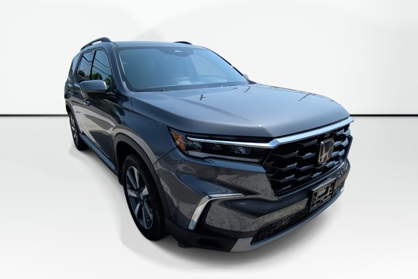 2025 Honda Pilot Touring | Leather | Sunroof | Cooled Seats