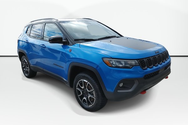 2024 Jeep Compass Trailhawk | Moonroof | Cam | Warranty to 2029
