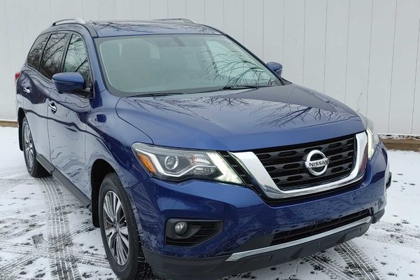 2019 Nissan Pathfinder SL | Leather | SunRoof | Cam | USB | XM | Keyless