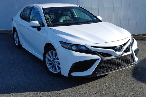 2023 Toyota Camry SE | Cam | USB | HtdSeat | Warranty to 2028