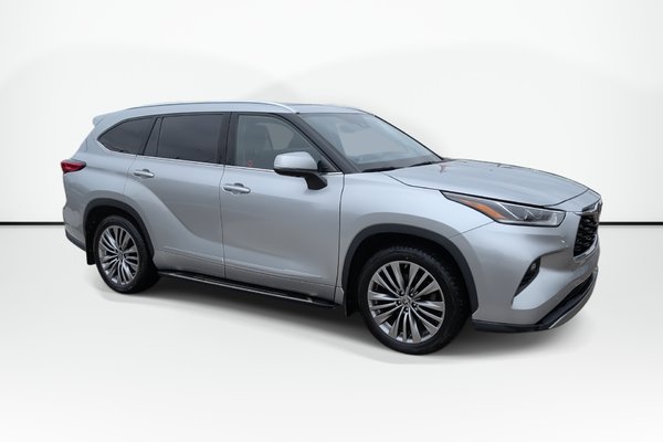2020 Toyota Highlander Platinum | Leather | Moonroof | Captain Chairs