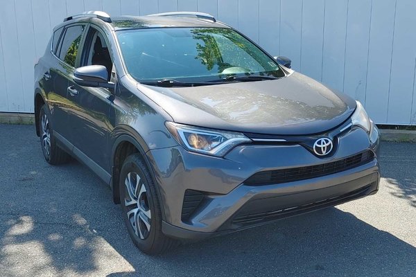 2016 Toyota RAV4 LE | Heated Seats | Cam | AWD