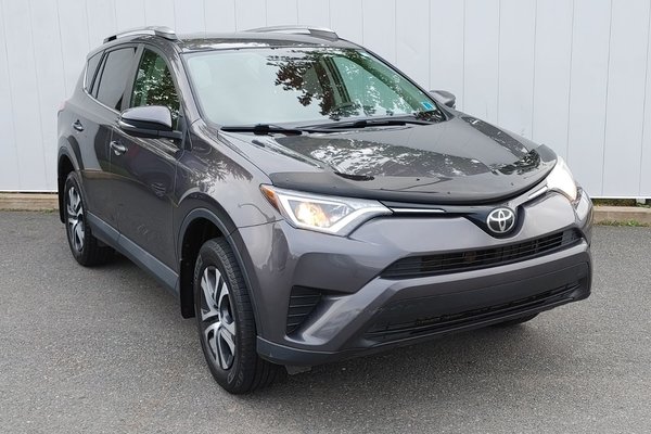 2017 Toyota RAV4 LE | Cam | USB | HtdSeats | Bluetooth | Keyless