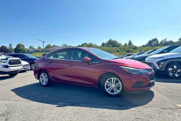 2017 Chevrolet Cruze LT | Roof | Nav | Bluetooth | HtdSeat | Keyless