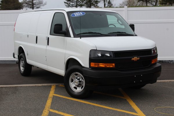 2024 Chevrolet Express 2500 Work Van | Cam | A/C | Keyless | Warranty to 2029