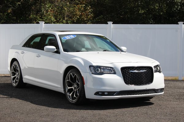 2016 Chrysler 300 S | Leather | Nav | SunRoof | Cam | USB | Keyless