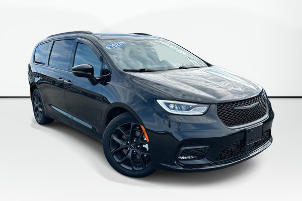 2022 Chrysler Pacifica Limited | Cam | Lthr | HtdSeat | Bluetooth | Aux
