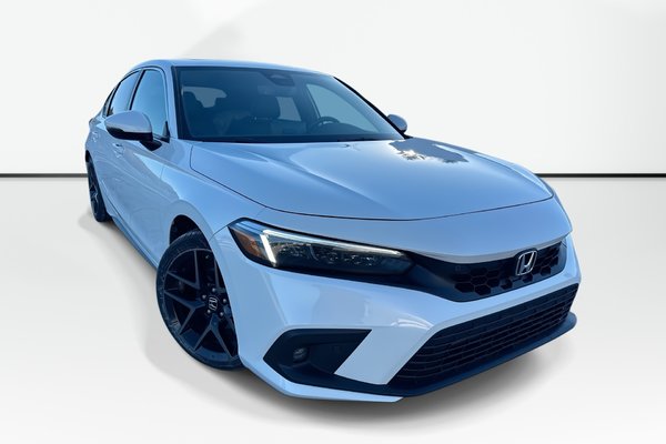 2024 Honda Civic Hatchback Sport Touring | Cam | HtdSeat | Warranty to 2029