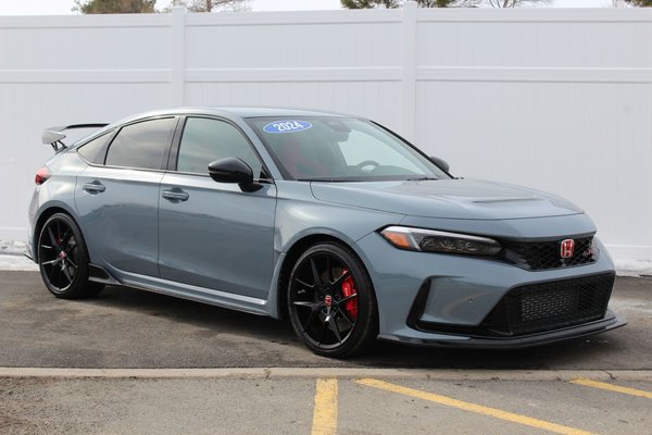 2024 Honda Civic Type R | 6-Spd | 315hp | Roof | Warranty to 2029