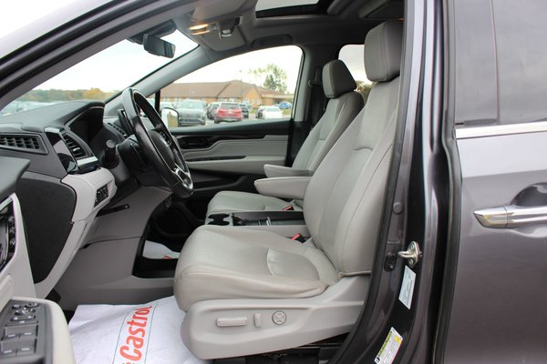 2019 Honda Odyssey Touring | Leather | Roof | Cam | HtdSeats | Aux