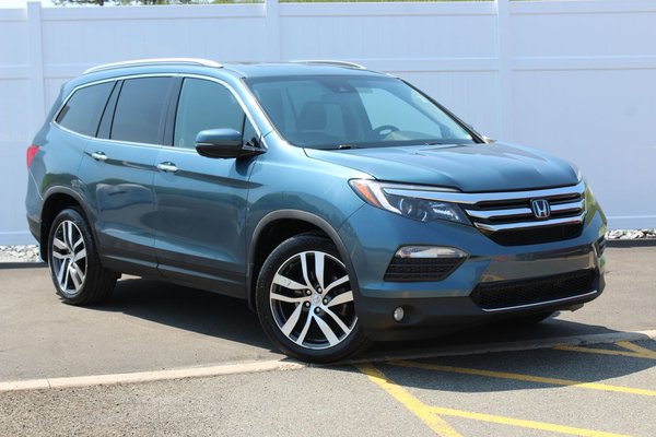 2017 Honda Pilot TOURING | Leather | SunRoof | Nav | Cam | USB | XM