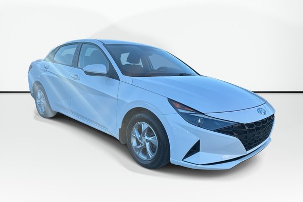 2022 Hyundai Elantra Essential | Cam | HtdSeats | Warranty to 2027