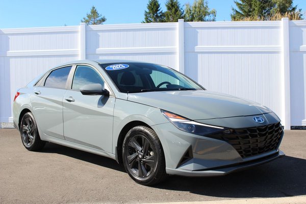 2023 Hyundai Elantra Preferred | HtdSeat | Cam | USB | Warranty to 2027
