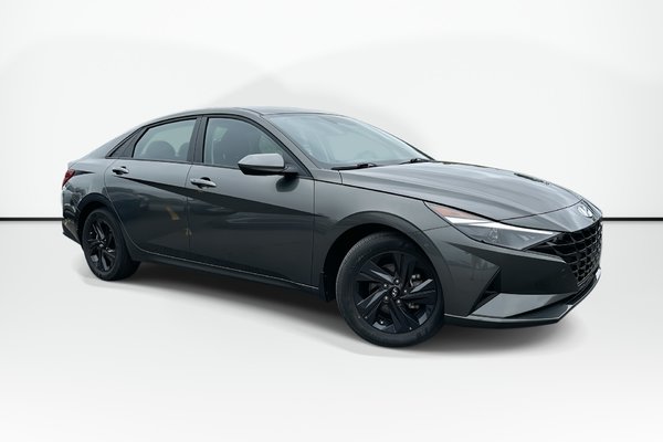 2023 Hyundai Elantra Preferred Tech | Roof | Cam | Warranty to 2028