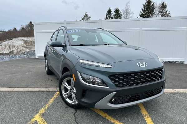2022 Hyundai Kona Preferred | Roof | Lthr | Warranty to 2027