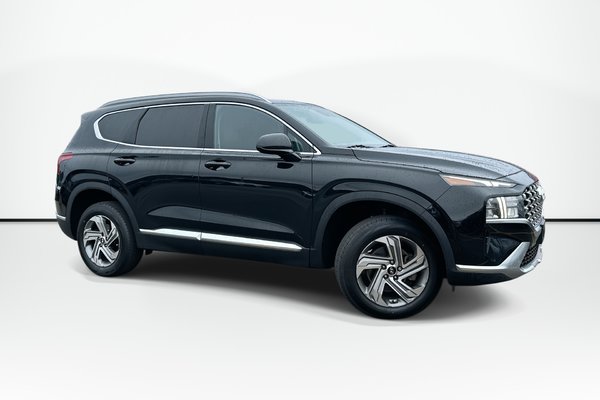 2023 Hyundai Santa Fe Preferred | RmtStart | HtdSeats | Warranty to 2027